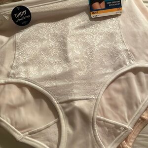 BNWT Vanity Fair tummy smoothing brief 9/XXL